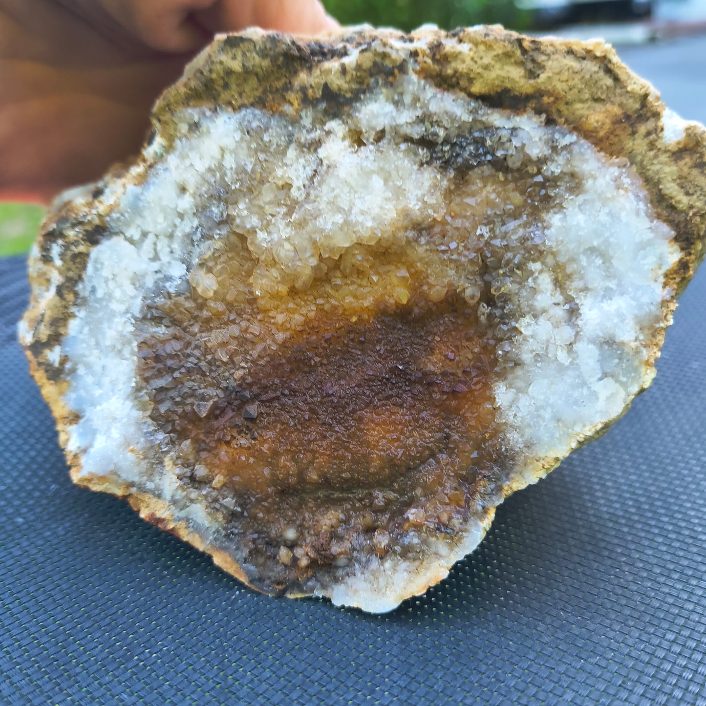 Timeless Secrets Kentucky Geode – Cracked Pair 6.32 lb