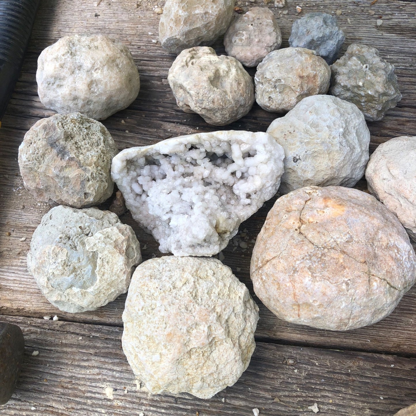Kentucky Geode Kit for Kids, 1.5-10 lb Lot, Unopened, Break Your Own Quartz Crystals – Hand-Collected at Fishing Creek, KY